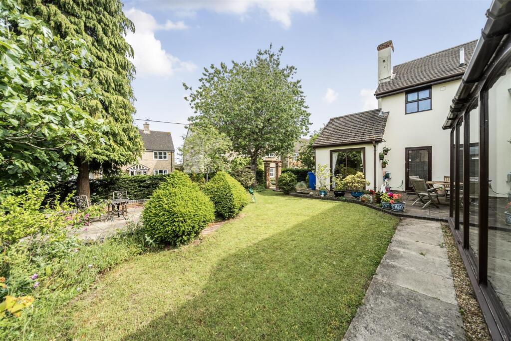 Apple Dene, 27 Careys Road, Pury End (6).jpg