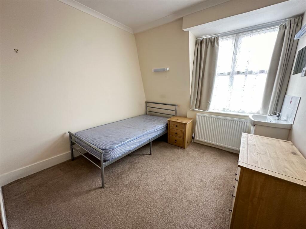 BEDROOM 15