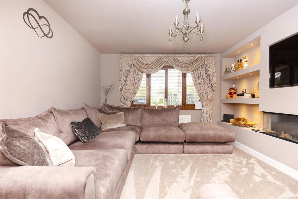 Bramleys Estate Agents - Dewsbury Road - Elland (8