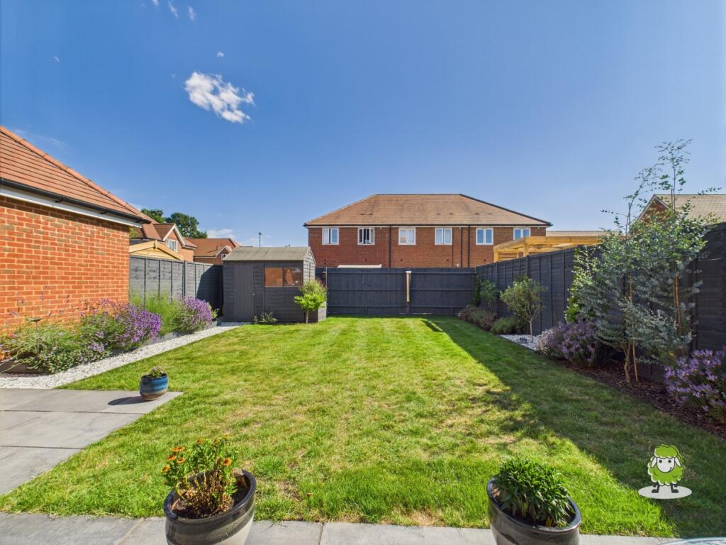 EweMove Basingstoke Church Acre Rear Garden