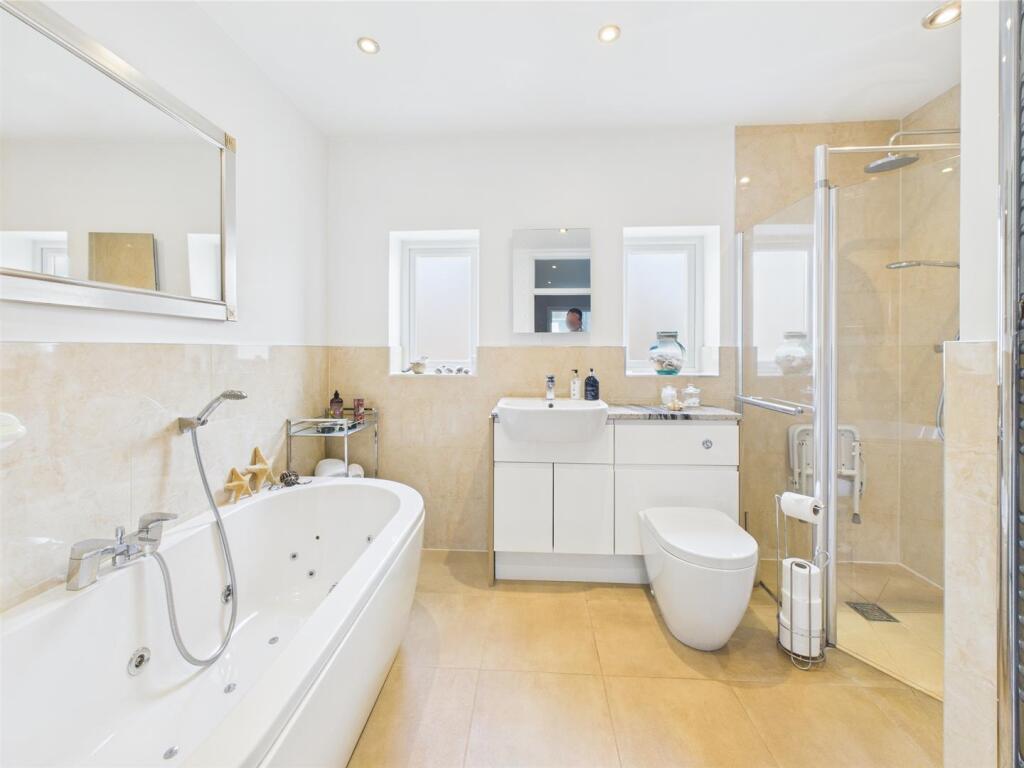 Superbly Appointed Bathroom