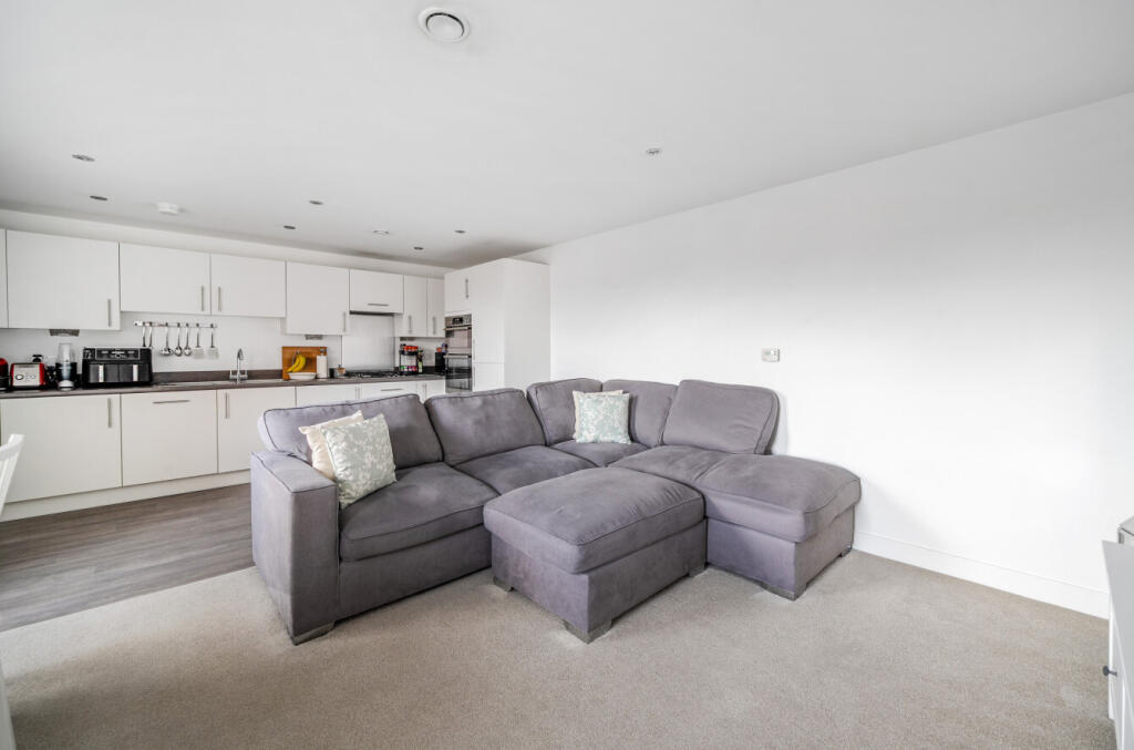 1311257-11-687515...