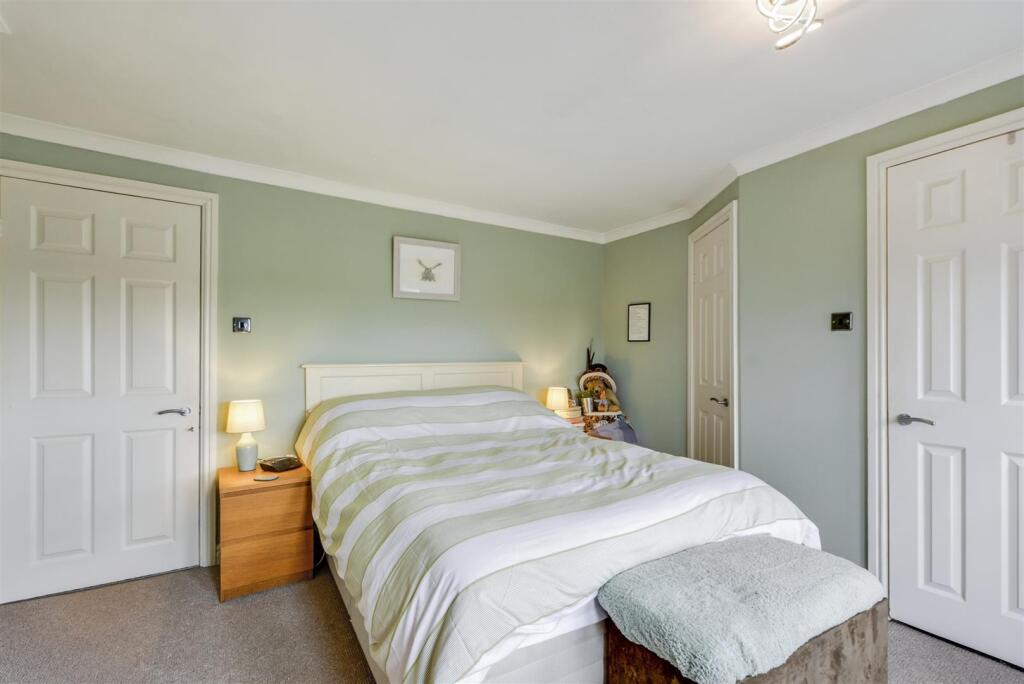 Bedroom 1_2.jpeg