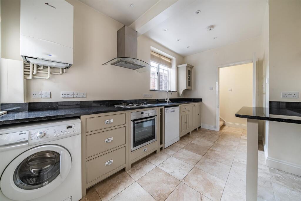 Kitchen 2nd angle.jpg