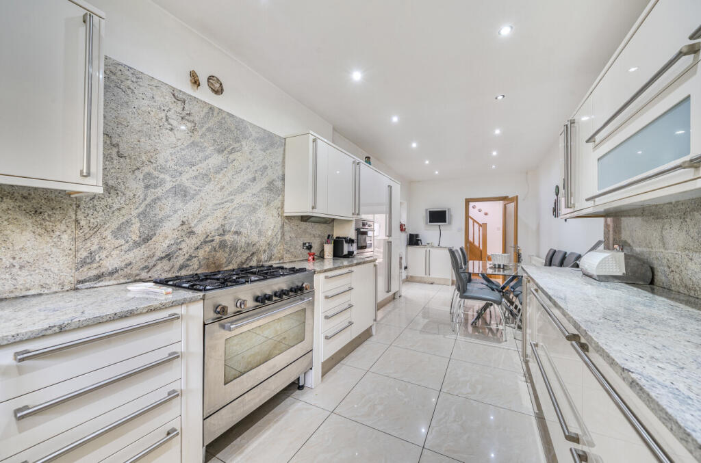 1374418-19-690464...