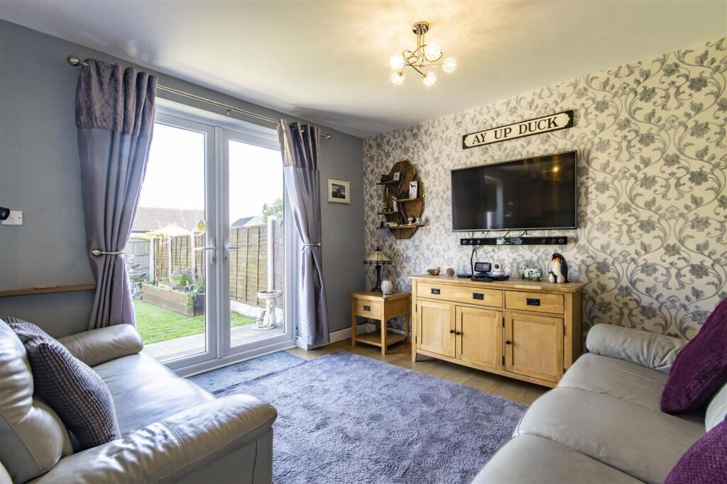 Open Plan Living Room/Kitchen