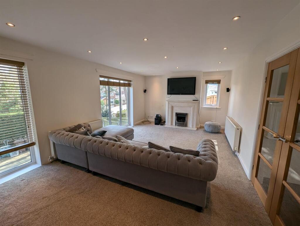 WhatsApp Image 2025-03-13 at 11.34.20_96127c19.jpg