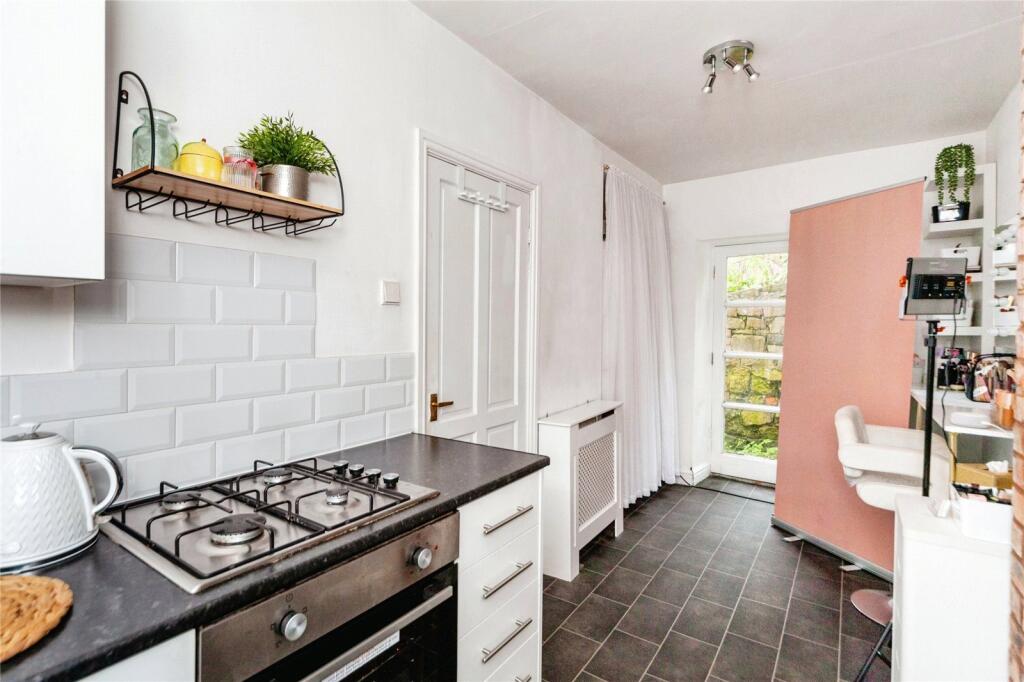 Kitchen/ Dining Room