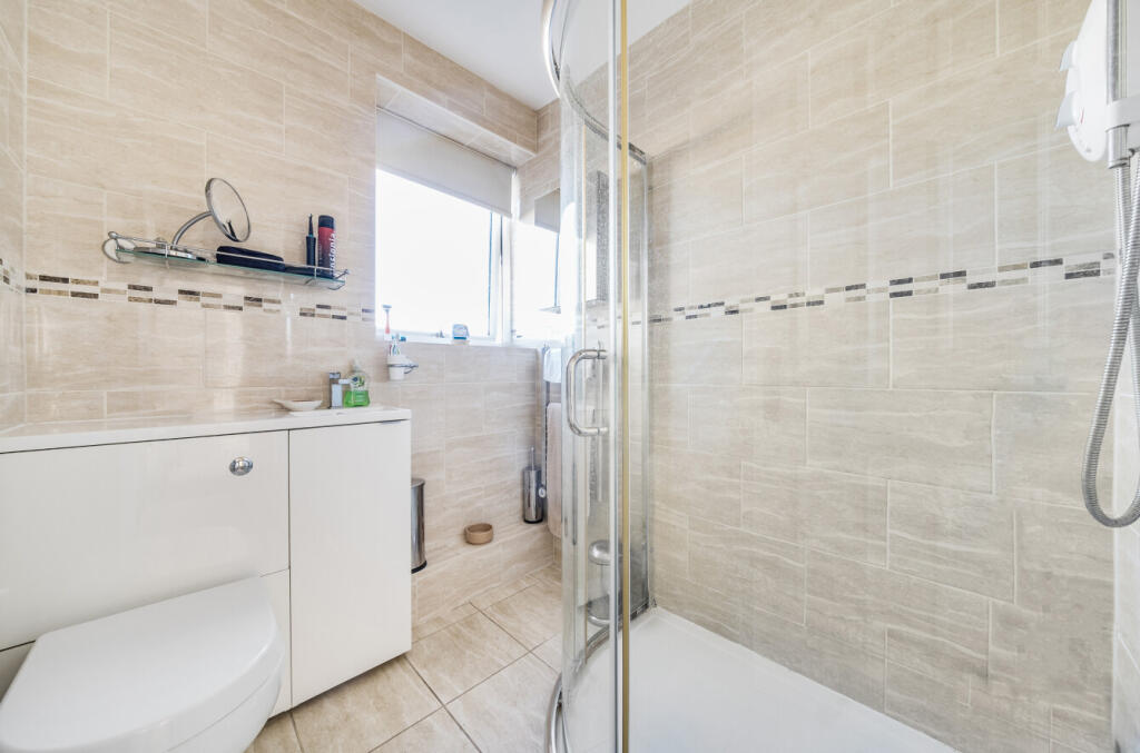 1348631-8-68d2625...