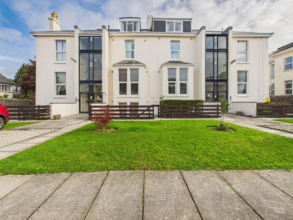 CAM03974G0-PR0220...