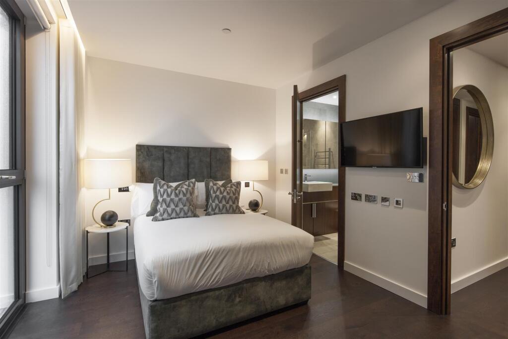 39 Thornes House - Bed 1  2nd.jpg