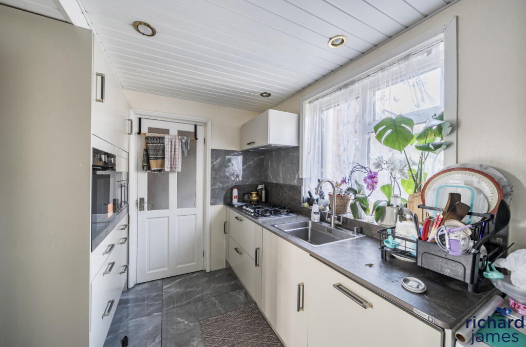 b6a919bb6a7d405286647d73d35555e8