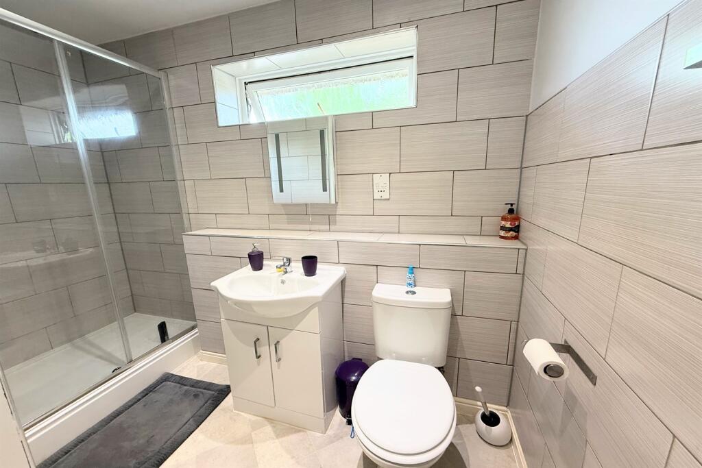 Annex En-Suite Showe