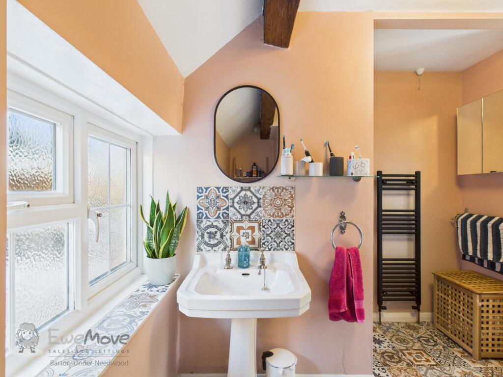 Shower Room b