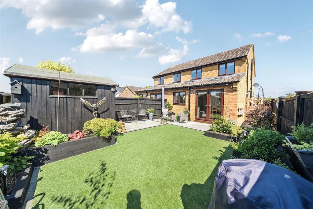 Duncton House, Bugbrooke Road, Gayton