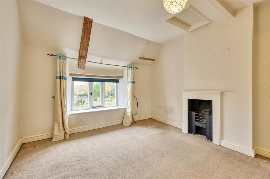 32 High Street Islip