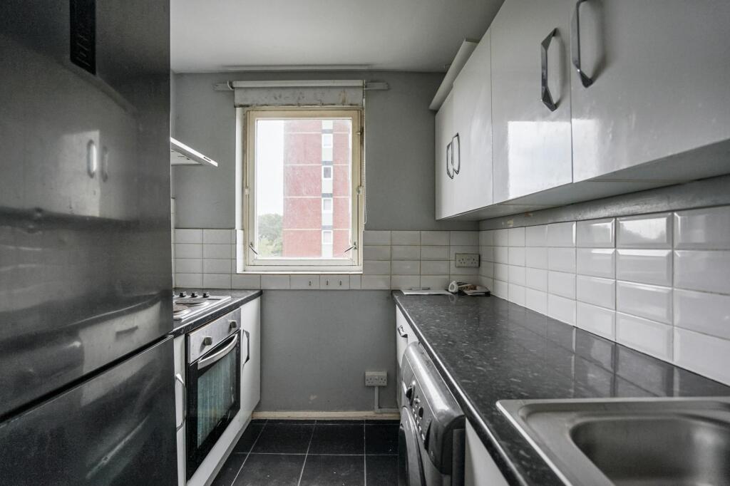 Flat 23 Keats House, Porchester Mead, Beckenham, BR3 1TD