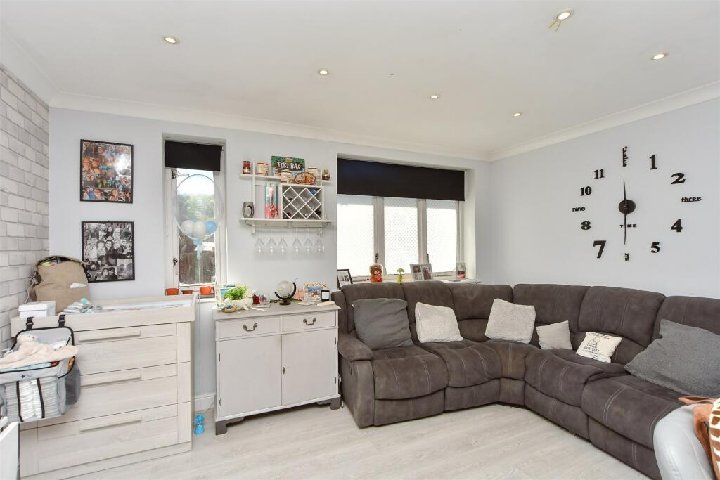 Kitchen/Living Area