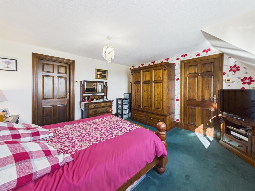 Bedroom: