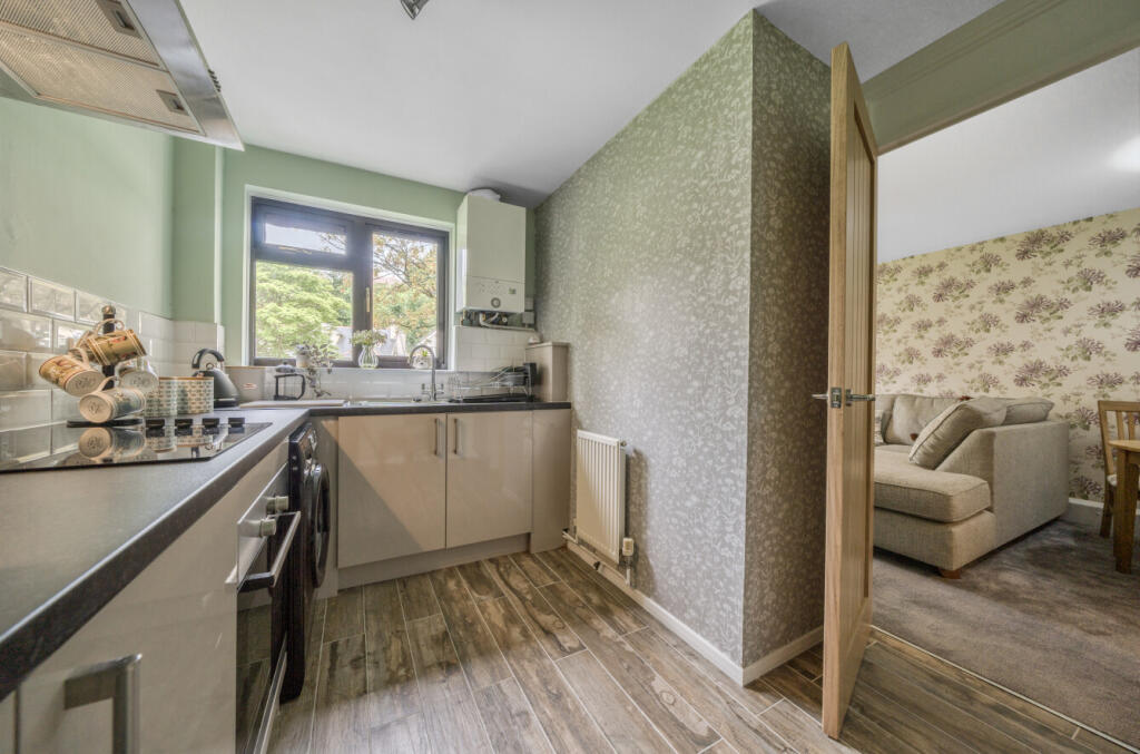 1301328-10-6847fe...