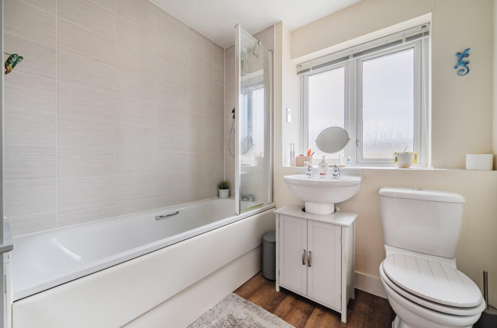 1375952-21-690e25...