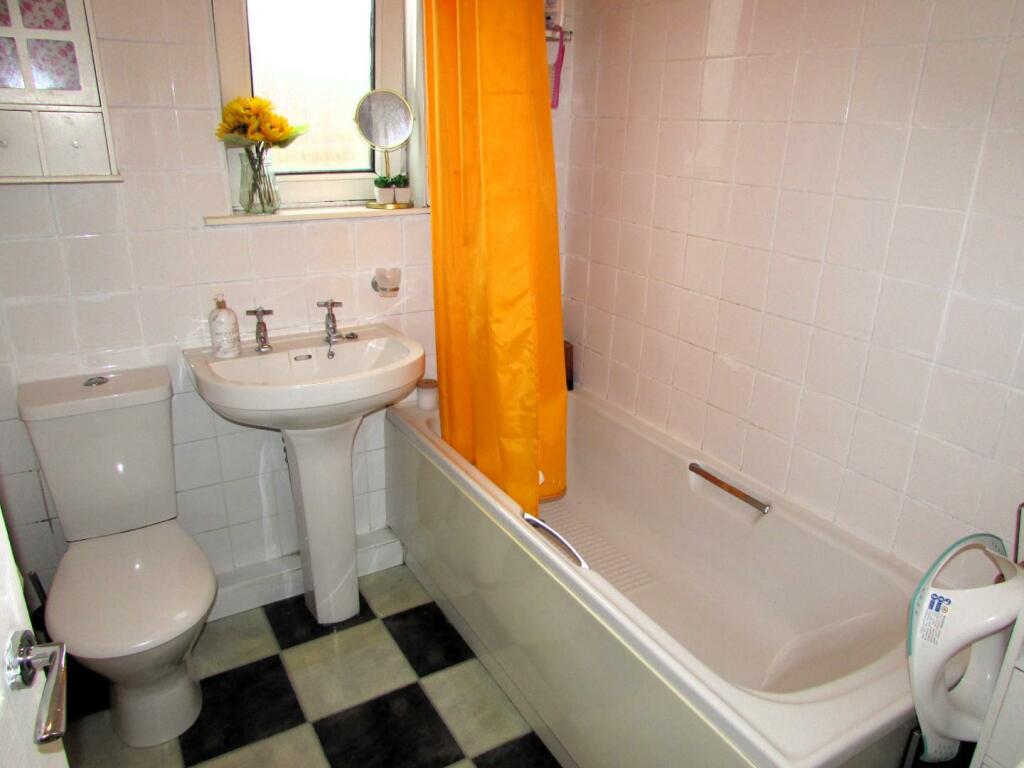 ARE267bath.JPG