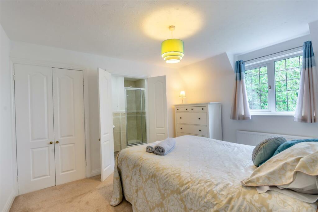 8550825-interior28.jpg