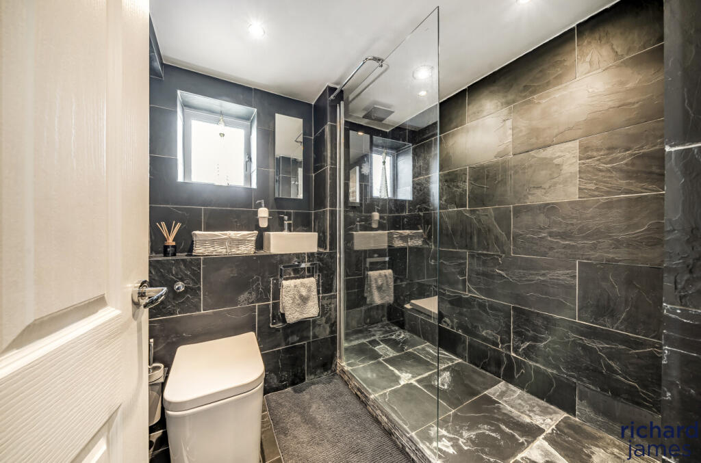 bbf05afc899a489a979a74a51dcab580