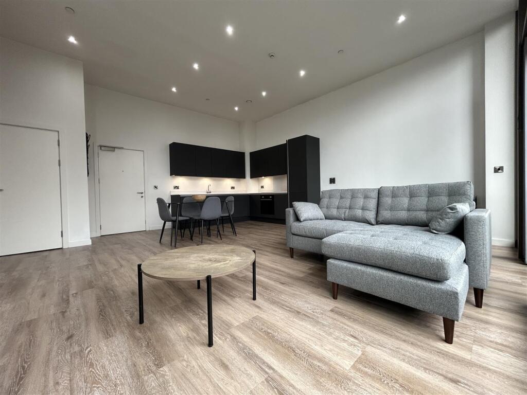 Livingroom (3).jpeg