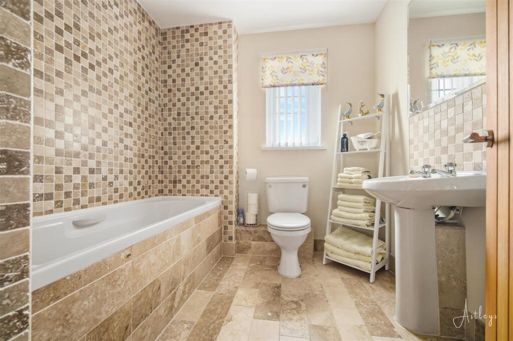 Family Bathroom/w.c.