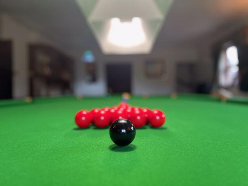 Feature Snooker Balls