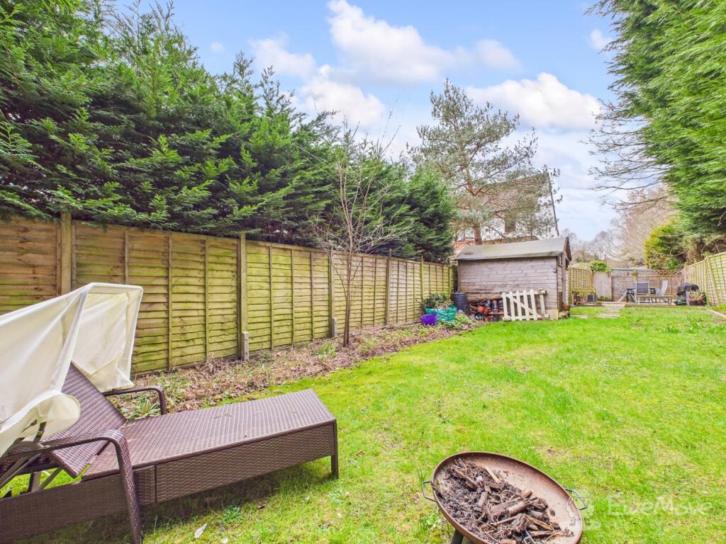 CAM03624G0-PR0109-STILL026