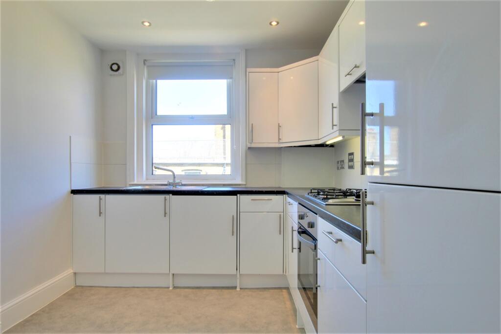 3.kitchen.jpg