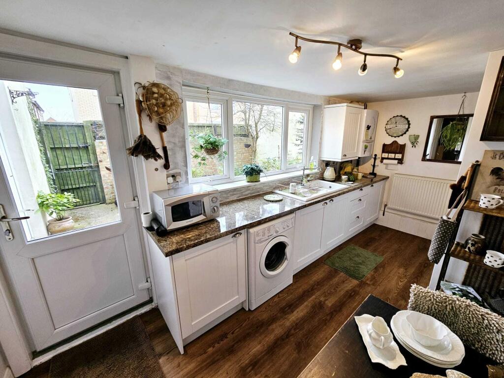 c0285554-25d0-4636-90e4-d3d843887729