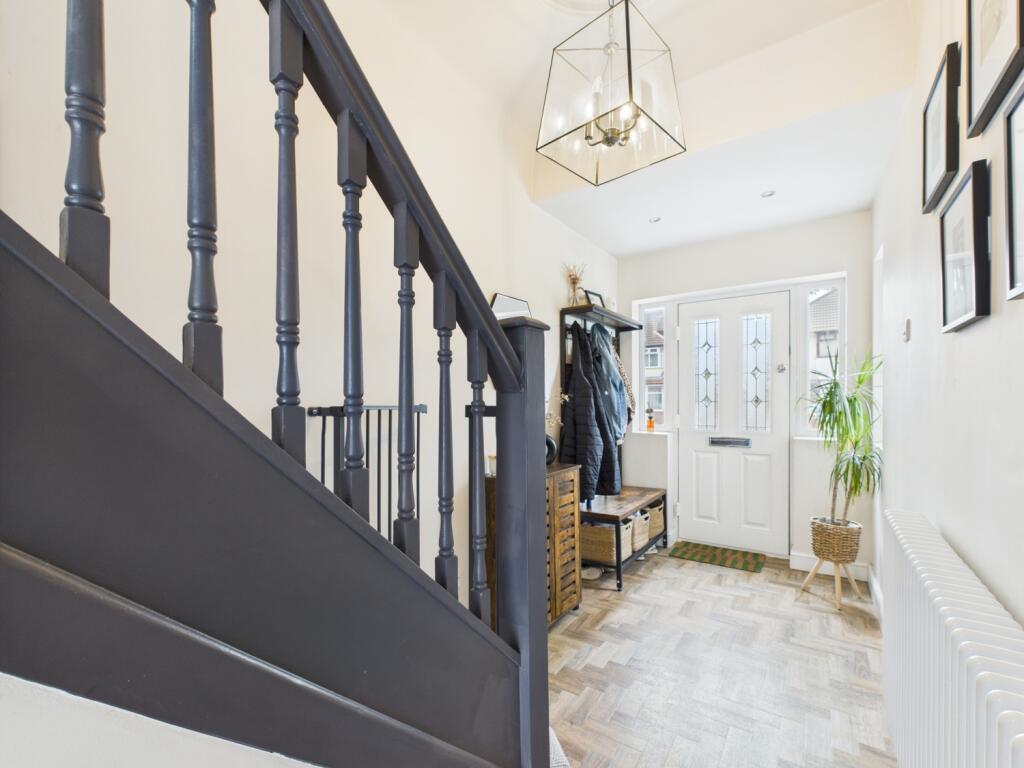 CAM02386G0-PR0140-STILL038