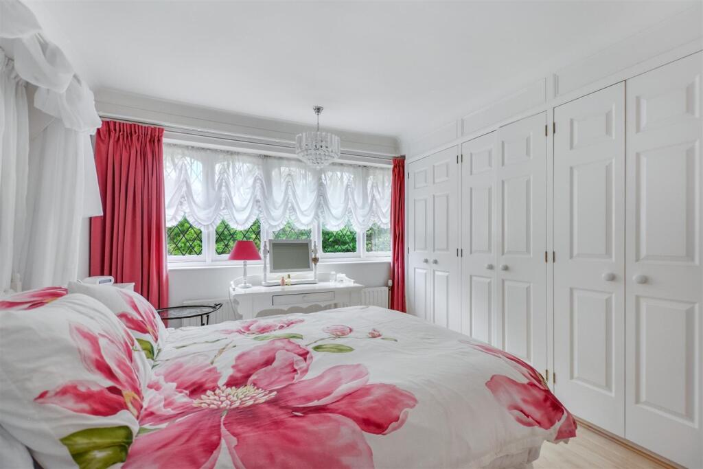 Bedroom 1_2.jpeg