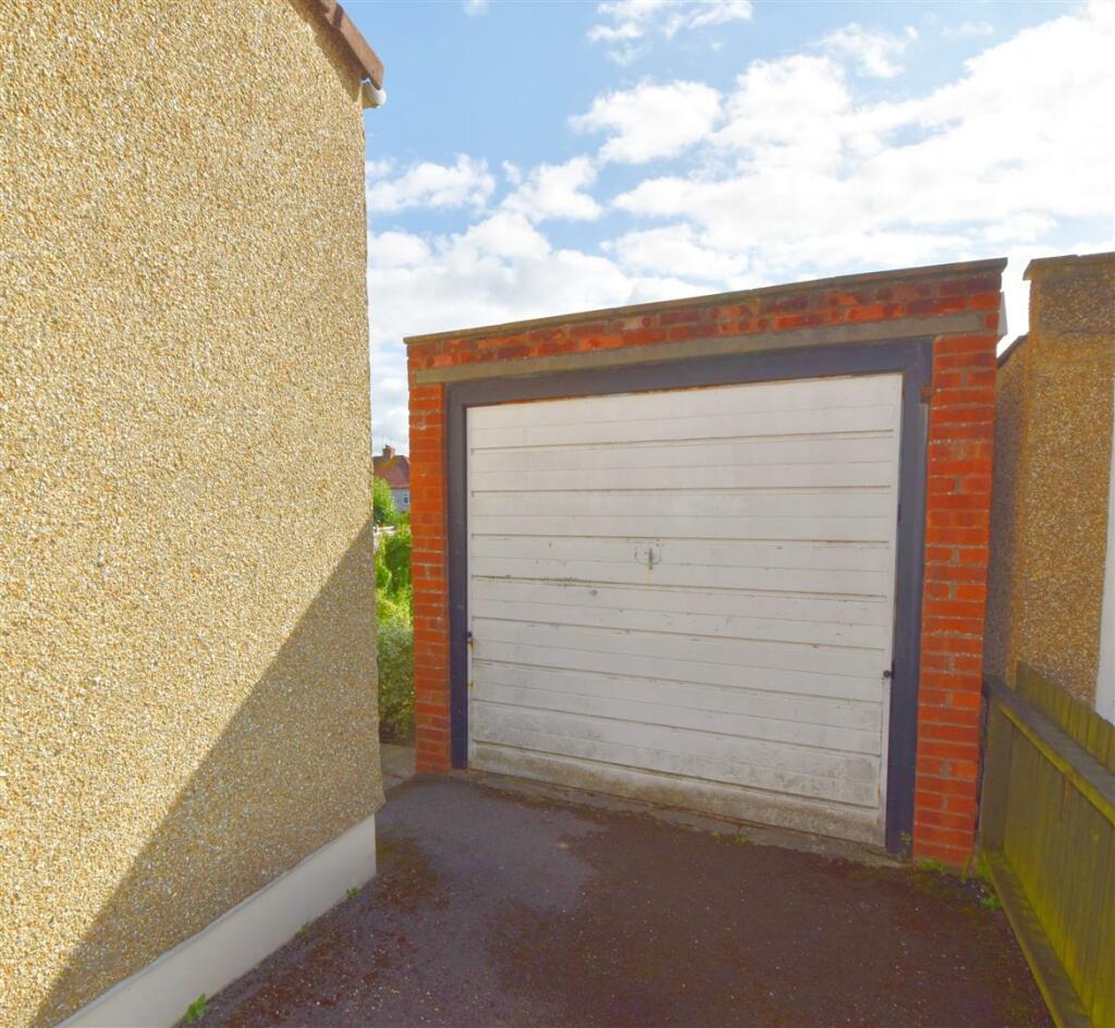 Garage.jpg