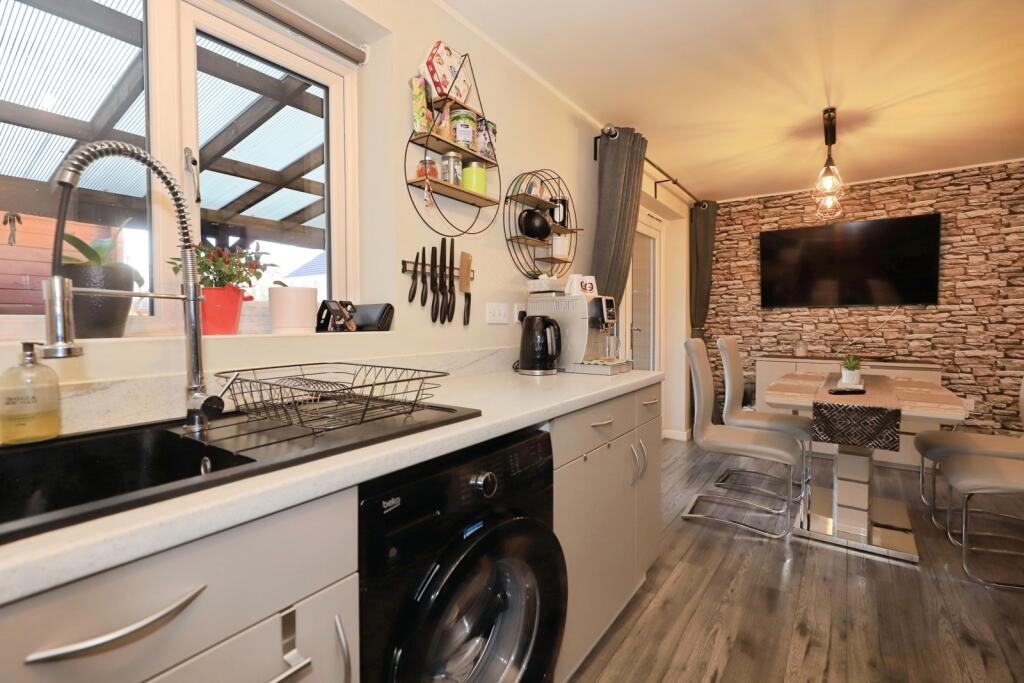 Kitchen/Dining