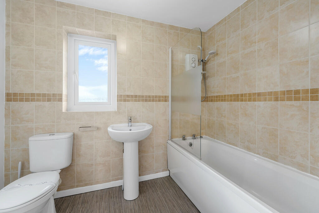 1 Wayside Court, ...