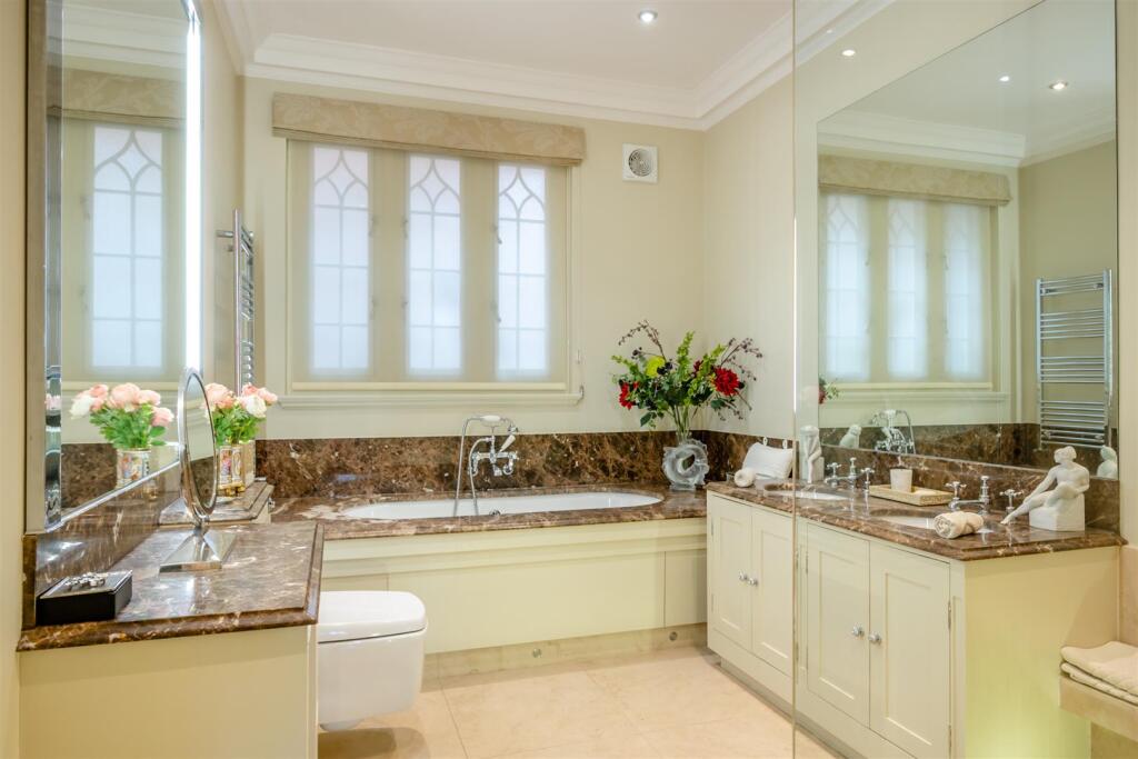 8588477-interior39.jpg