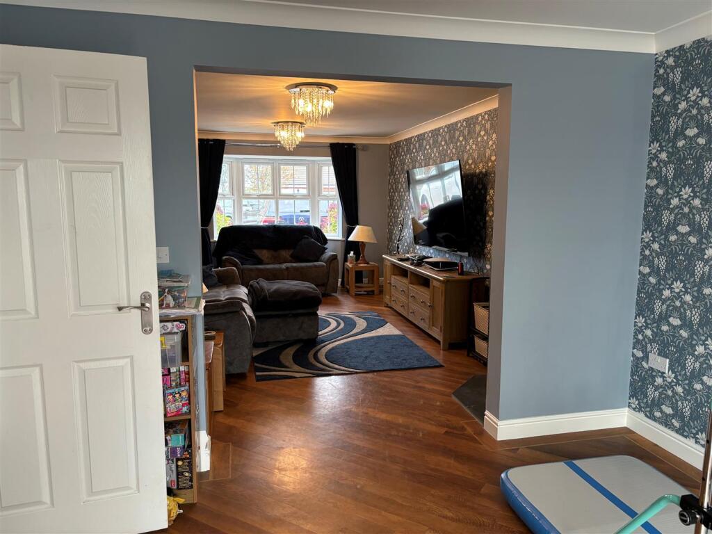 Living Room / Diner