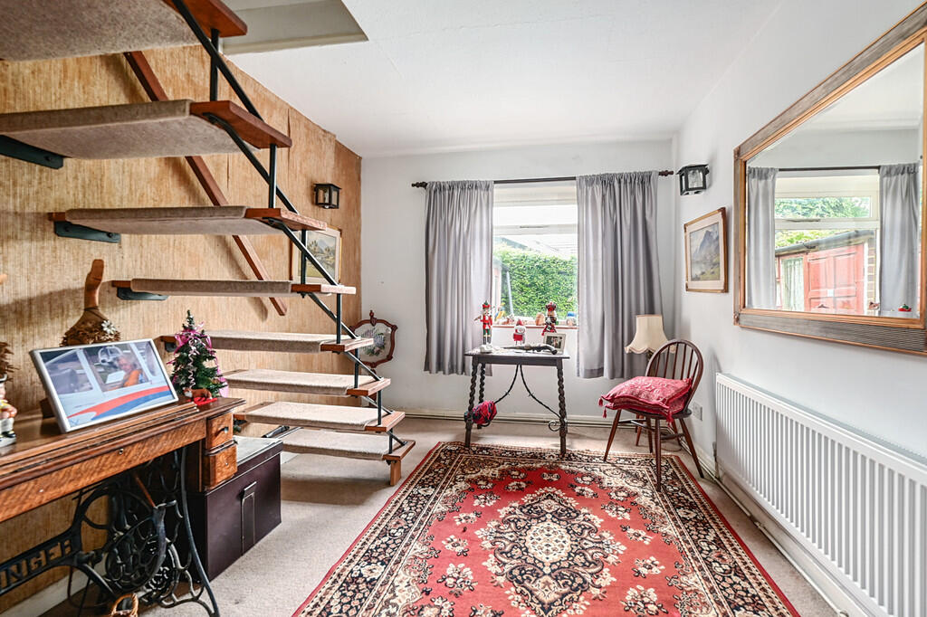 22 Frogmore Rd (4...