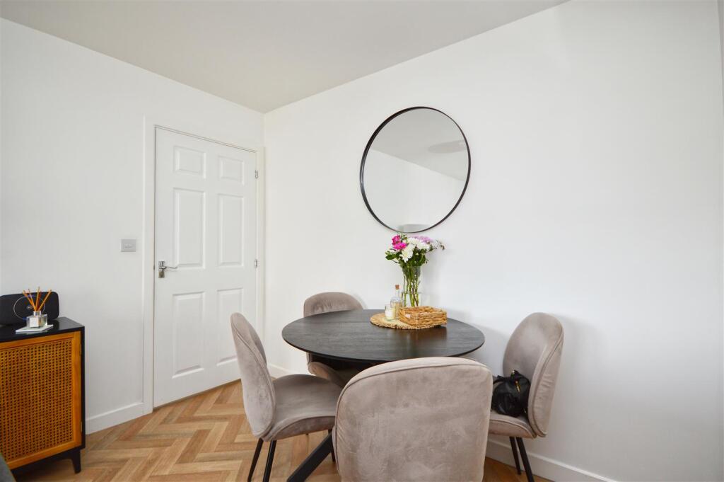 Sitting / Dining Room