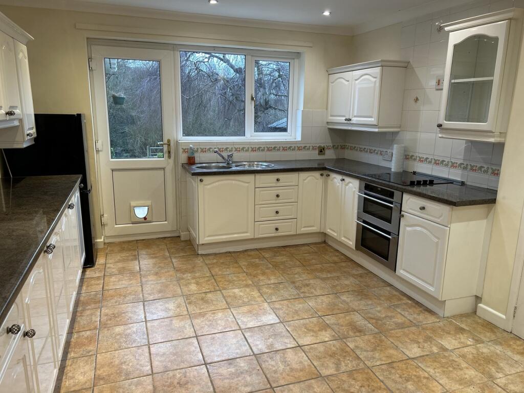 Kitchen / Breakfast Room