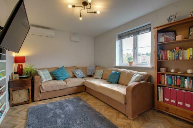Front L furnished 