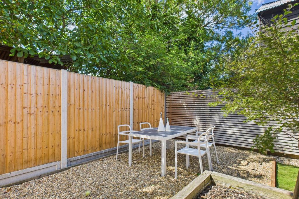 CAM02545G0-PR0485-STILL034