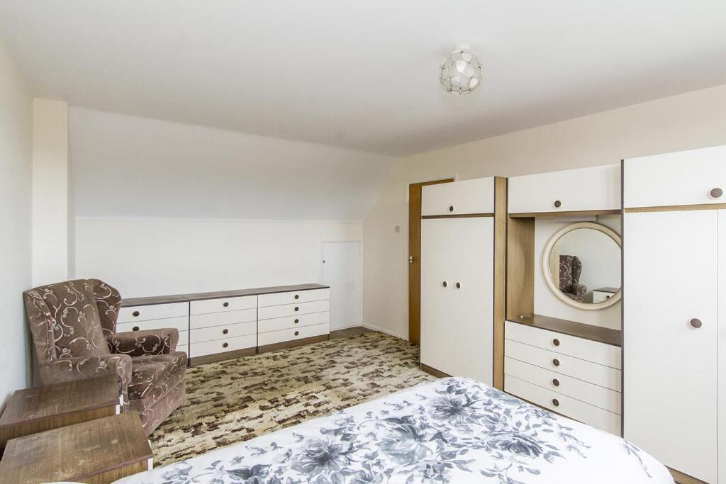 Bedroom One (Photo Two)