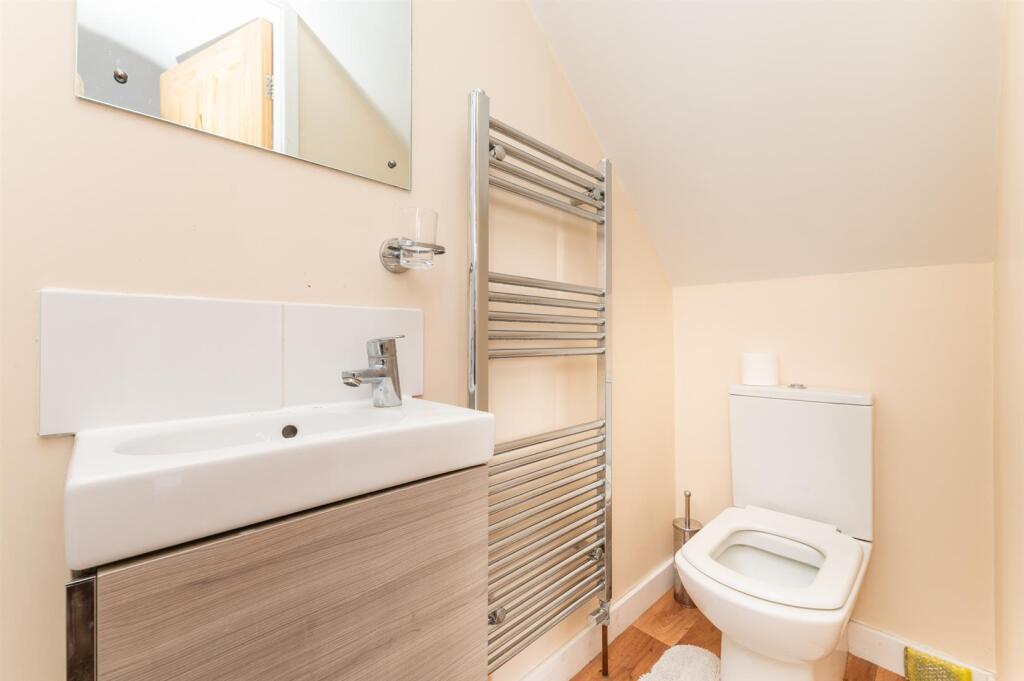 En-Suite To Bedroom 1