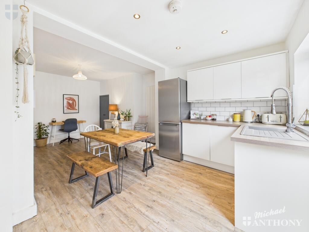 CAM03852G0-PR0224-STILL011