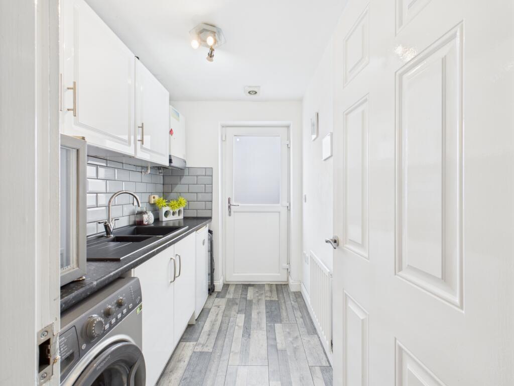 CAM03729G0-PR0088-STILL005